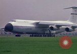 Standbild Paris Air Show Paris Frankreich, 1971, aus Sekunde 43 historischem Filmmaterial Videoclip 65675041823