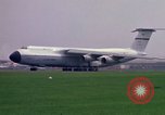 Standbild Paris Air Show Paris Frankreich, 1971, aus Sekunde 59 historischem Filmmaterial Videoclip 65675041823