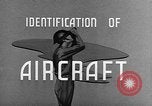 Standbild Identifizierung von Spitfire Flugzeuge United States USA, 1941, aus Sekunde 19 historischem Filmmaterial Videoclip 65675041838