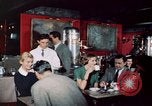 Immagine di New York City teatri e cibo New York City USA, 1956, secondo 19 filmato di repertorio 65675041847