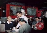 Immagine di New York City teatri e cibo New York City USA, 1956, secondo 22 filmato di repertorio 65675041847