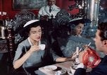 Immagine di New York City teatri e cibo New York City USA, 1956, secondo 24 filmato di repertorio 65675041847