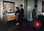 Immagine di New York City teatri e cibo New York City USA, 1956, secondo 45 filmato di repertorio 65675041847
