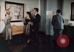 Immagine di New York City teatri e cibo New York City USA, 1956, secondo 46 filmato di repertorio 65675041847