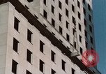 Standbild italienisches Essen und Moden in New York New York City USA, 1956, aus Sekunde 15 historischem Filmmaterial Videoclip 65675041848