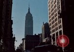 Standbild italienisches Essen und Moden in New York New York City USA, 1956, aus Sekunde 19 historischem Filmmaterial Videoclip 65675041848