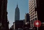 Standbild italienisches Essen und Moden in New York New York City USA, 1956, aus Sekunde 21 historischem Filmmaterial Videoclip 65675041848