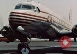 Standbild italienisches Essen und Moden in New York New York City USA, 1956, aus Sekunde 23 historischem Filmmaterial Videoclip 65675041848