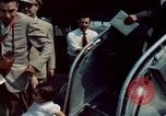 Standbild italienisches Essen und Moden in New York New York City USA, 1956, aus Sekunde 33 historischem Filmmaterial Videoclip 65675041848