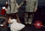 Standbild italienisches Essen und Moden in New York New York City USA, 1956, aus Sekunde 35 historischem Filmmaterial Videoclip 65675041848