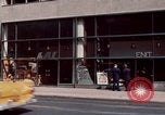 Standbild italienisches Essen und Moden in New York New York City USA, 1956, aus Sekunde 51 historischem Filmmaterial Videoclip 65675041848