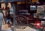 Standbild italienisches Essen und Moden in New York New York City USA, 1956, aus Sekunde 56 historischem Filmmaterial Videoclip 65675041848
