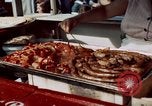 Immagine di Il cibo italiano New York City USA, 1956, secondo 4 filmato di repertorio 65675041849