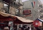 Immagine di Il cibo italiano New York City USA, 1956, secondo 19 filmato di repertorio 65675041849