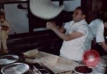 Immagine di Il cibo italiano New York City USA, 1956, secondo 31 filmato di repertorio 65675041849