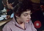Immagine di Il cibo italiano New York City USA, 1956, secondo 53 filmato di repertorio 65675041849