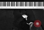 Image pianiste autrichien Paul Wittgenstein Paris France, 1933, de la seconde 6 séquences d'archives historiques vidéo 65675041867
