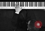 Image pianiste autrichien Paul Wittgenstein Paris France, 1933, de la seconde 9 séquences d'archives historiques vidéo 65675041867
