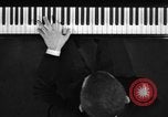 Image pianiste autrichien Paul Wittgenstein Paris France, 1933, de la seconde 12 séquences d'archives historiques vidéo 65675041867