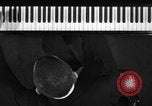Image pianiste autrichien Paul Wittgenstein Paris France, 1933, de la seconde 22 séquences d'archives historiques vidéo 65675041867