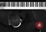 Image pianiste autrichien Paul Wittgenstein Paris France, 1933, de la seconde 28 séquences d'archives historiques vidéo 65675041867