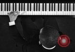 Image pianiste autrichien Paul Wittgenstein Paris France, 1933, de la seconde 32 séquences d'archives historiques vidéo 65675041867