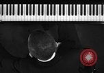 Image pianiste autrichien Paul Wittgenstein Paris France, 1933, de la seconde 43 séquences d'archives historiques vidéo 65675041867