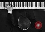 Image pianiste autrichien Paul Wittgenstein Paris France, 1933, de la seconde 45 séquences d'archives historiques vidéo 65675041867