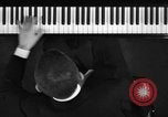 Image pianiste autrichien Paul Wittgenstein Paris France, 1933, de la seconde 52 séquences d'archives historiques vidéo 65675041867