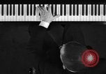 Image pianiste autrichien Paul Wittgenstein Paris France, 1933, de la seconde 55 séquences d'archives historiques vidéo 65675041867