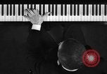 Image pianiste autrichien Paul Wittgenstein Paris France, 1933, de la seconde 59 séquences d'archives historiques vidéo 65675041867