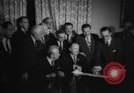 Standbild Civil Rights Act kurz vor der Passage Washington DC USA, 1964, aus Sekunde 11 historischem Filmmaterial Videoclip 65675041871