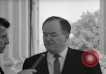 Standbild Civil Rights Act kurz vor der Passage Washington DC USA, 1964, aus Sekunde 49 historischem Filmmaterial Videoclip 65675041871