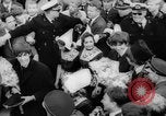 Image Beatles Veilinghal Op hoop van zegen Blokker Pays-Bas, 1964, de la seconde 21 séquences d'archives historiques vidéo 65675041872