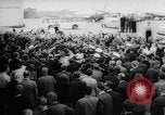Image Beatles Veilinghal Op hoop van zegen Blokker Pays-Bas, 1964, de la seconde 27 séquences d'archives historiques vidéo 65675041872