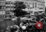 Image Beatles Veilinghal Op hoop van zegen Blokker Pays-Bas, 1964, de la seconde 30 séquences d'archives historiques vidéo 65675041872