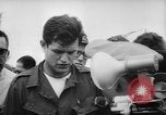 Image Edward Kennedy le Vietnam du Sud, 1965, de la seconde 30 séquences d'archives historiques vidéo 65675041873