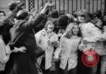 Image Beatles London England Royaume-Uni, 1965, de la seconde 15 séquences d'archives historiques vidéo 65675041874