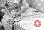 Image robe et bas United States USA, 1938, de la seconde 1 séquences d'archives historiques vidéo 65675041916