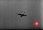 Standbild Deutsche Nachspeisen defensive Kräfte am Strand von Cargo Segelflugzeuge während Wo Italien, 1943, aus Sekunde 3 historischem Filmmaterial Videoclip 65675041934