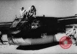 Standbild Deutsche Nachspeisen defensive Kräfte am Strand von Cargo Segelflugzeuge während Wo Italien, 1943, aus Sekunde 30 historischem Filmmaterial Videoclip 65675041934