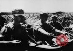 Standbild Deutsche Nachspeisen defensive Kräfte am Strand von Cargo Segelflugzeuge während Wo Italien, 1943, aus Sekunde 57 historischem Filmmaterial Videoclip 65675041934