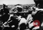 Standbild Deutsche Nachspeisen defensive Kräfte am Strand von Cargo Segelflugzeuge während Wo Italien, 1943, aus Sekunde 61 historischem Filmmaterial Videoclip 65675041934