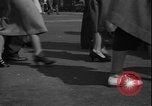 Immagine di South Broadway shopping Los Angeles Los Angeles California USA, 1950, secondo 31 filmato di repertorio 65675041962
