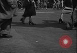 Immagine di South Broadway shopping Los Angeles Los Angeles California USA, 1950, secondo 34 filmato di repertorio 65675041962