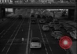 Immagine di South Broadway shopping Los Angeles Los Angeles California USA, 1950, secondo 41 filmato di repertorio 65675041962