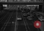 Immagine di South Broadway shopping Los Angeles Los Angeles California USA, 1950, secondo 42 filmato di repertorio 65675041962