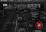 Immagine di South Broadway shopping Los Angeles Los Angeles California USA, 1950, secondo 50 filmato di repertorio 65675041962