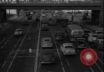 Immagine di South Broadway shopping Los Angeles Los Angeles California USA, 1950, secondo 52 filmato di repertorio 65675041962