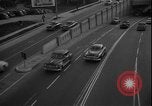 Immagine di South Broadway shopping Los Angeles Los Angeles California USA, 1950, secondo 56 filmato di repertorio 65675041962